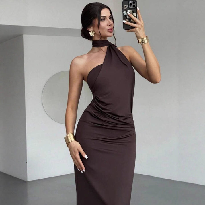 Dame Elegant Wrap Dress with Seductive Halterneck Design Mirla-Eva Jonsson