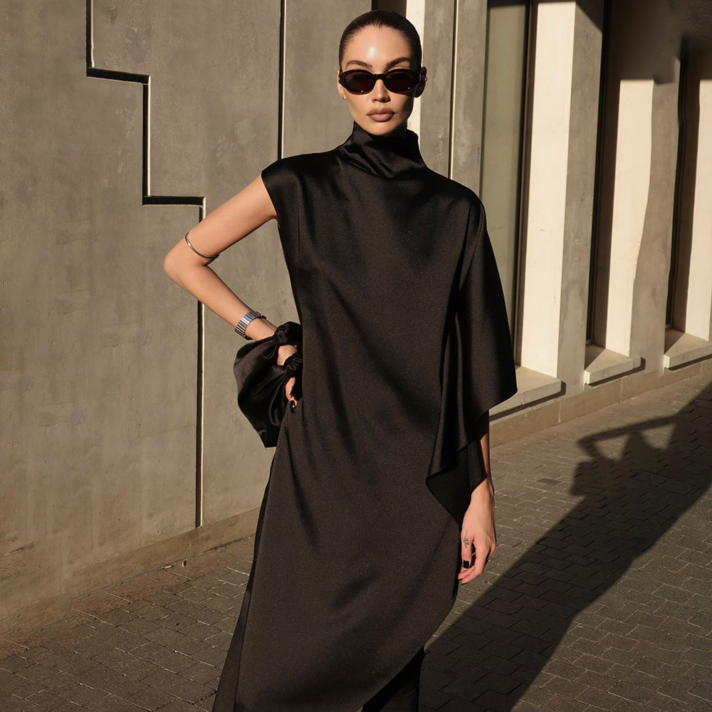 Dame Elegant asymmetrisk klänning med hög krage och sidoflärp Mirla-Eva Jonsson