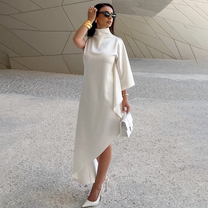 Dame Elegant asymmetrisk klänning med hög krage och sidoflärp Mirla-Eva Jonsson