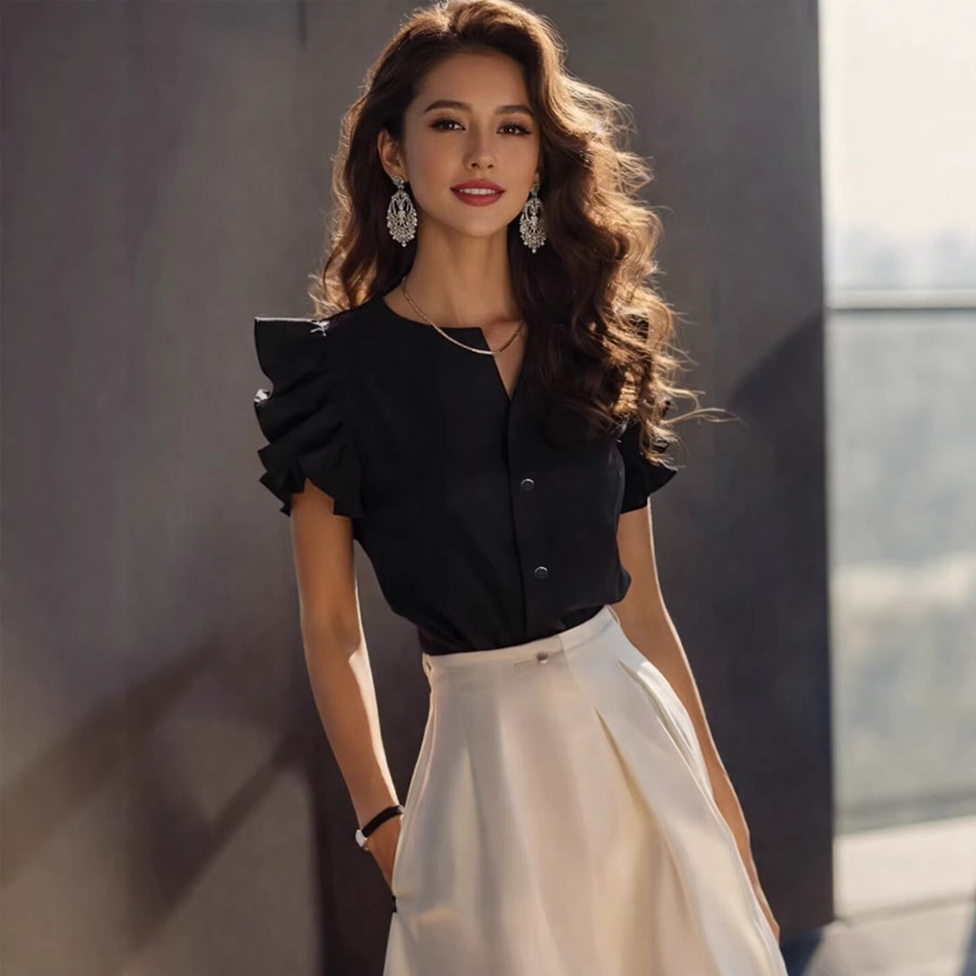 Dame Elegant blus med volangdetaljer i enkel design Mirla-Eva Jonsson