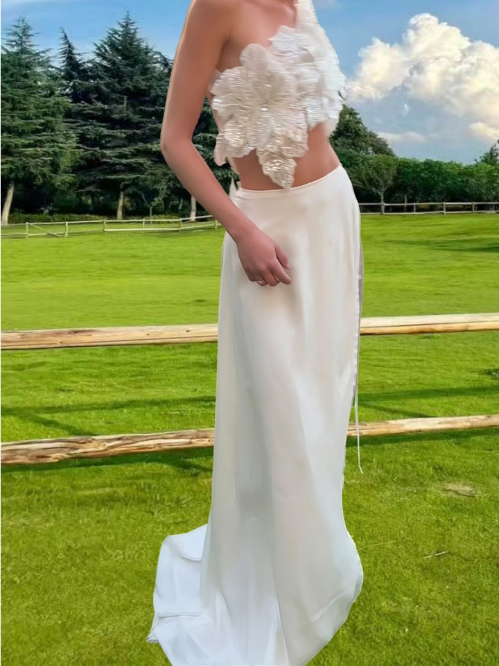 Dame Elegant brudklänning med floral applikation och svängande kjol Mirla-Eva Jonsson