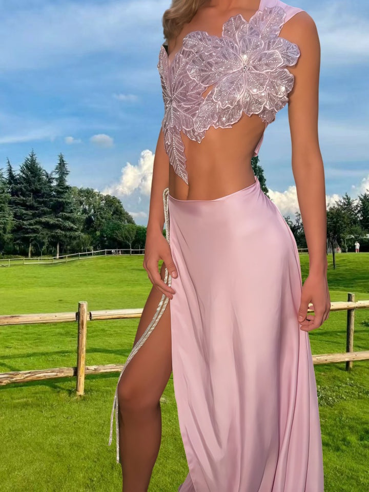 Dame Elegant brudklänning med floral applikation och svängande kjol Mirla-Eva Jonsson