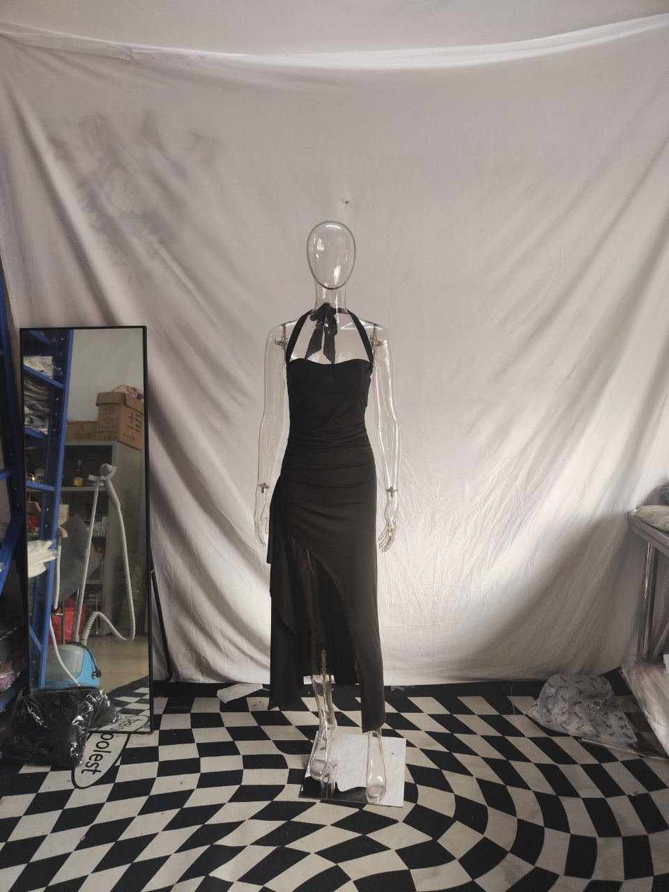 Dame Elegant dress with asymmetrical hem and stylish neckband Mirla-Eva Jonsson