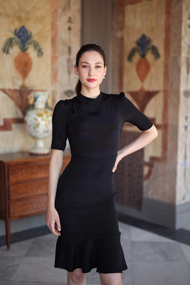 Dame Elegant omslag klänning med figursydda linjer och svängande fåll Eva Jonsson-Eva Jonsson
