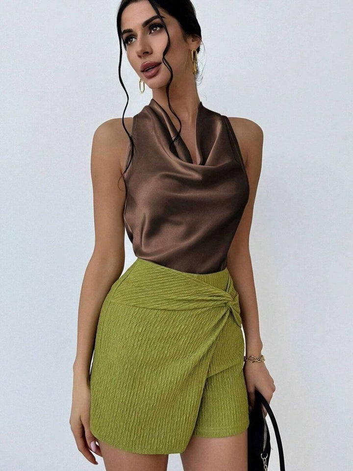 Dame Elegant satin top with chic waterfall neckline Mirla-Eva Jonsson