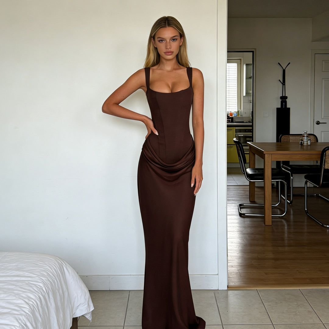 Dame Elegant wrap dress with off-shoulder straps and sophisticated draping detail Mirla-Eva Jonsson