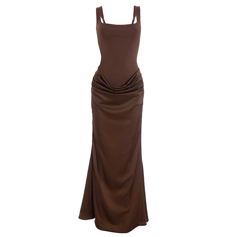 Dame Elegant wrap dress with off-shoulder straps and sophisticated draping detail Mirla-Eva Jonsson