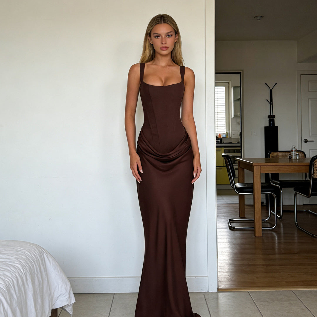 Dame Elegant wrap dress with off-shoulder straps and sophisticated draping detail Mirla-Eva Jonsson