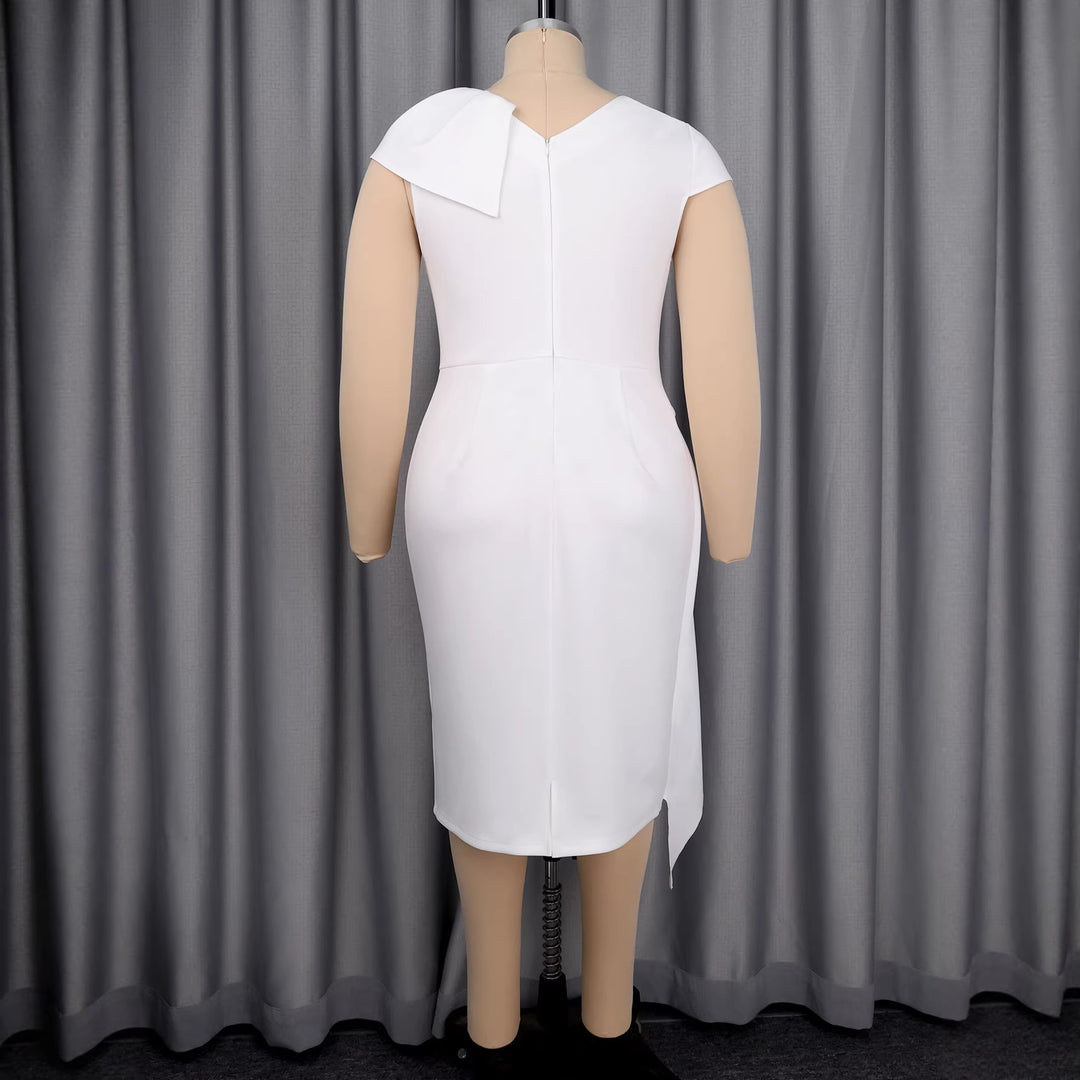 Dame Etuikjol med draperade volanger och glittrande knapppdetaljer Mirla-Eva Jonsson