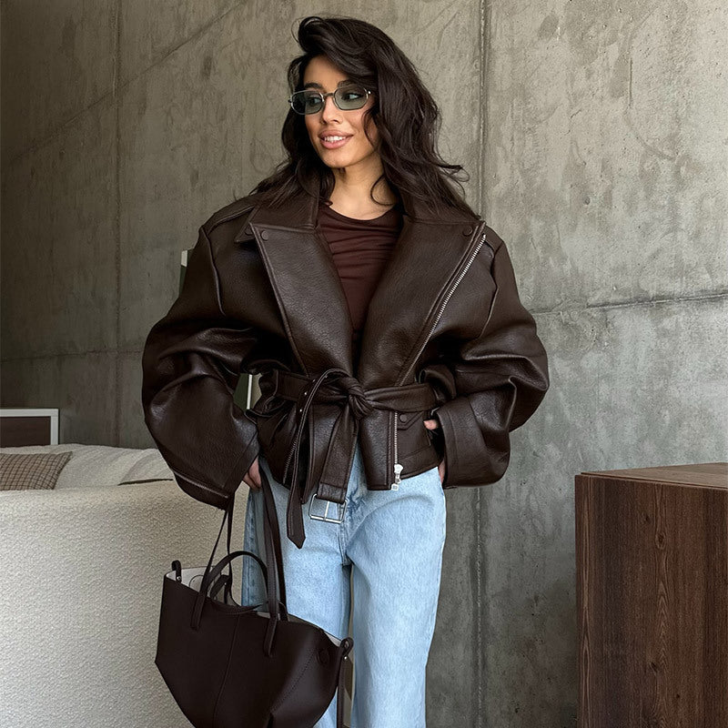 Dame Fashionabel Skinnjacka med generös passform och midjebälte Mirla-Eva Jonsson