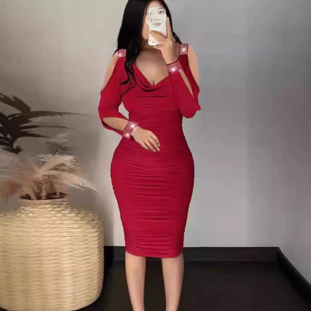 Dame Figurbetonat Cocktailklänning med detaljerad rynkning och Off-Shoulder-ärmar Mirla-Eva Jonsson