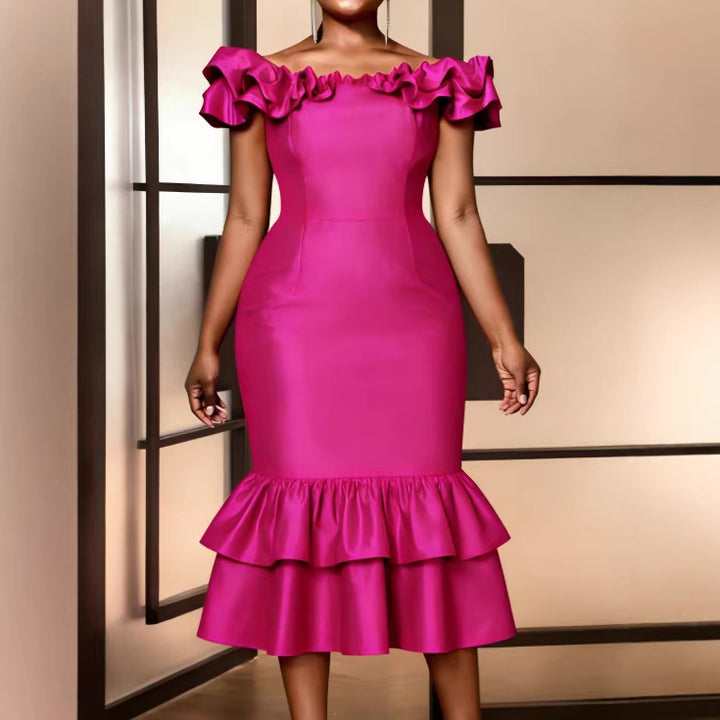 Dame Figurbetontes Abendkleid mit Rüschensaum Mirla-Eva Jonsson