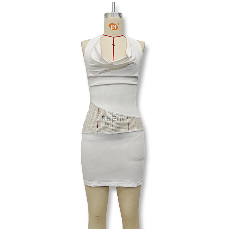 Dame Figurtilpasset Minikjole med elegant Halterneck og raffineret Drapering Mirla-Eva Jonsson