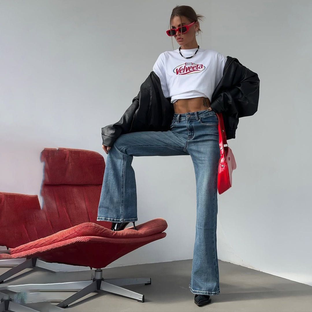 Dame Flared Jeans med hög midja och stiliga förstörda detaljer Mirla-Eva Jonsson