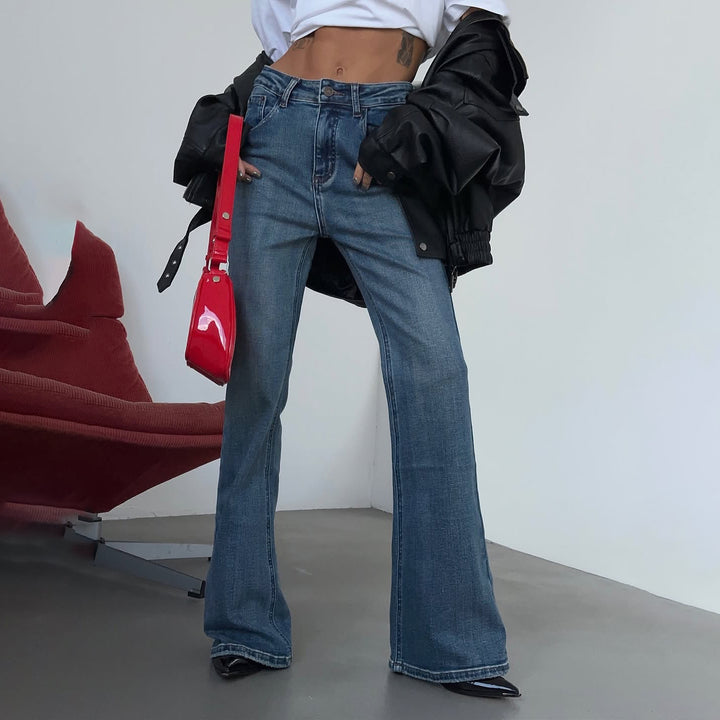 Dame Flared Jeans med hög midja och stiliga förstörda detaljer Mirla-Eva Jonsson