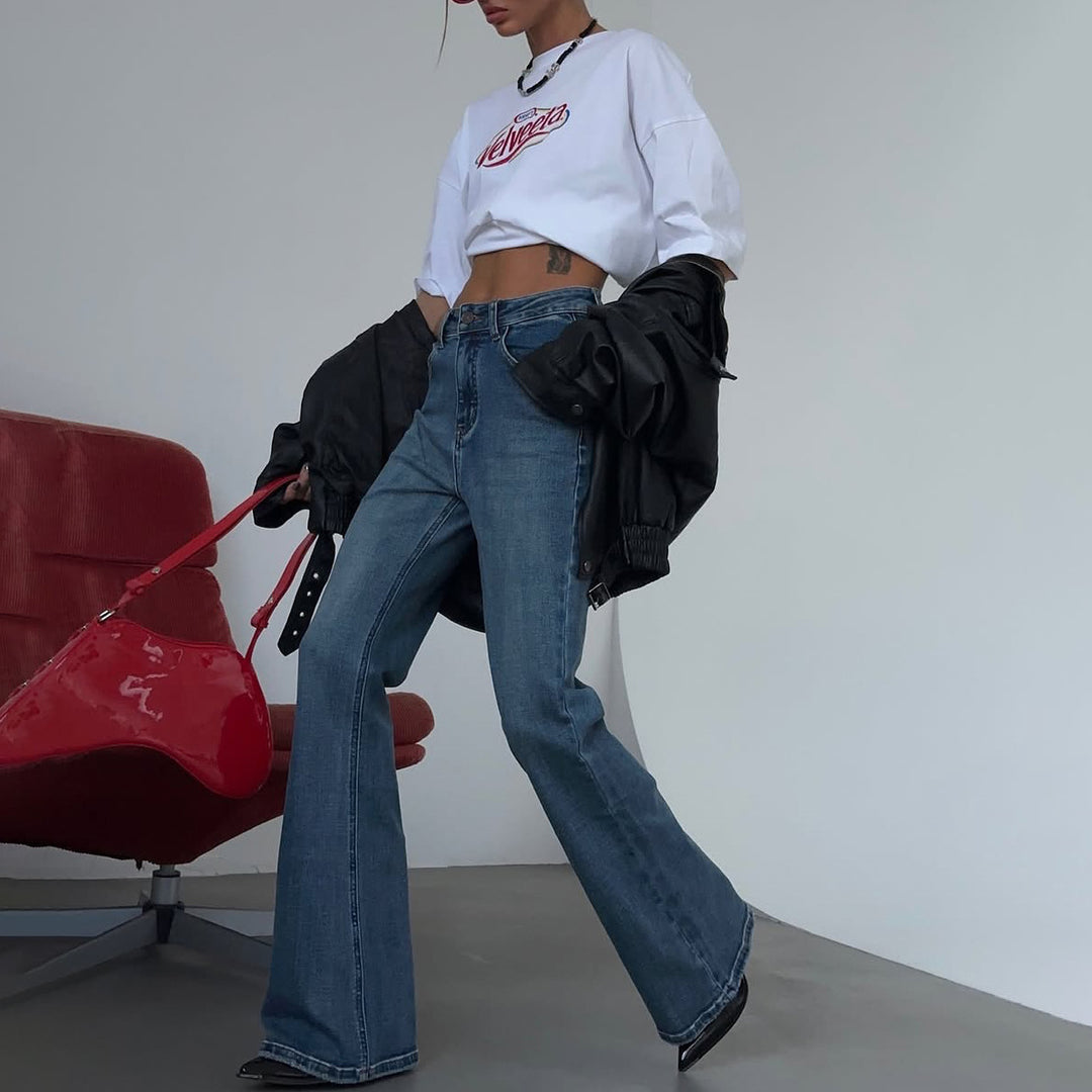 Dame Flared Jeans med hög midja och stiliga förstörda detaljer Mirla-Eva Jonsson