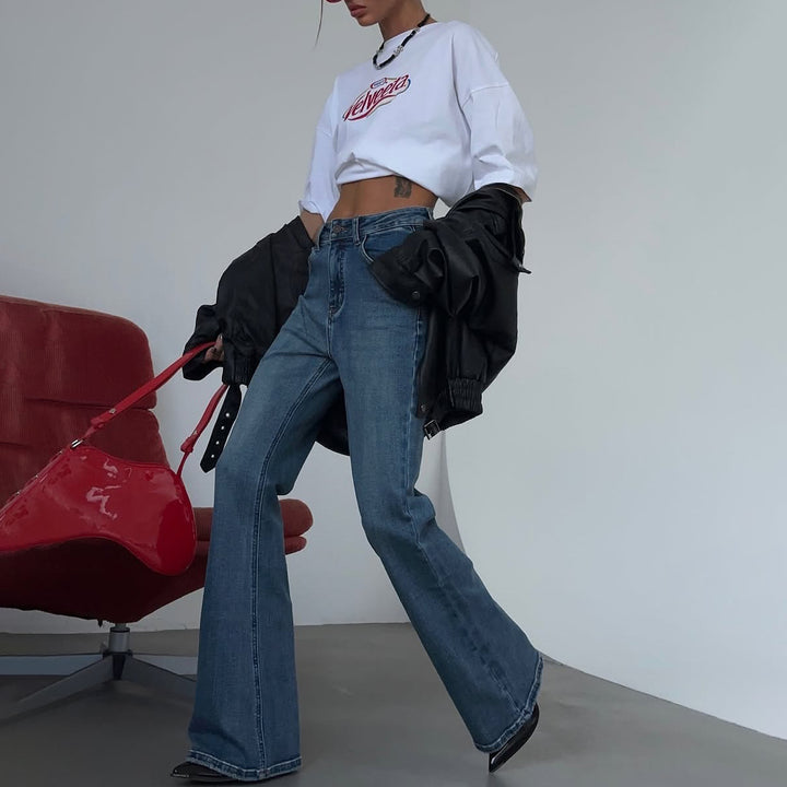 Dame Flared Jeans med hög midja och stiliga förstörda detaljer Mirla-Eva Jonsson