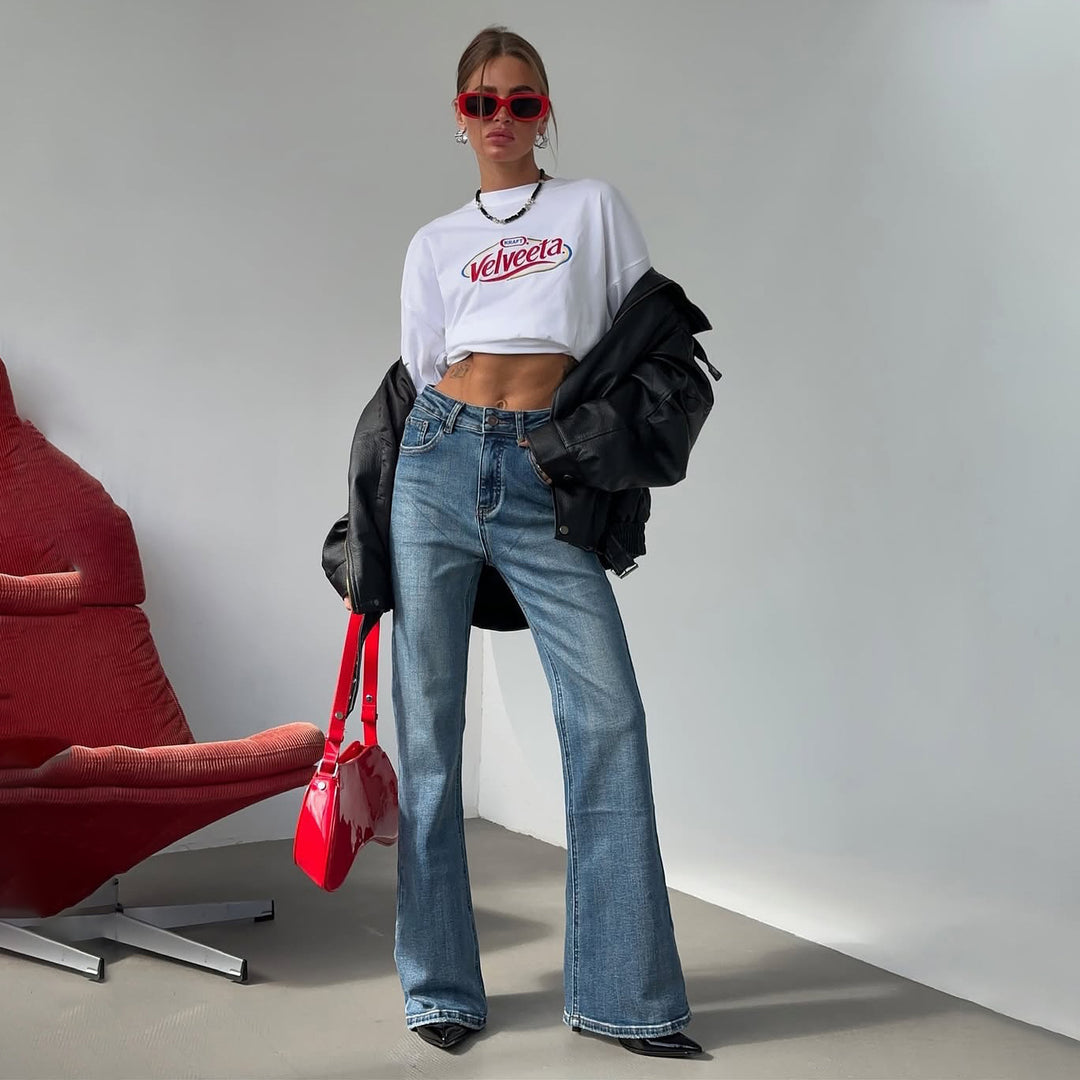 Dame Flared Jeans med hög midja och stiliga förstörda detaljer Mirla-Eva Jonsson