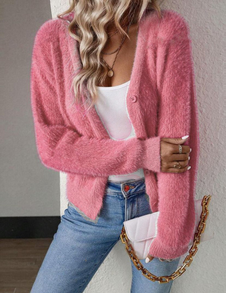 Dame Fuzzy V-Hals Cardigan med knappdetalj Eva Jonsson-Eva Jonsson