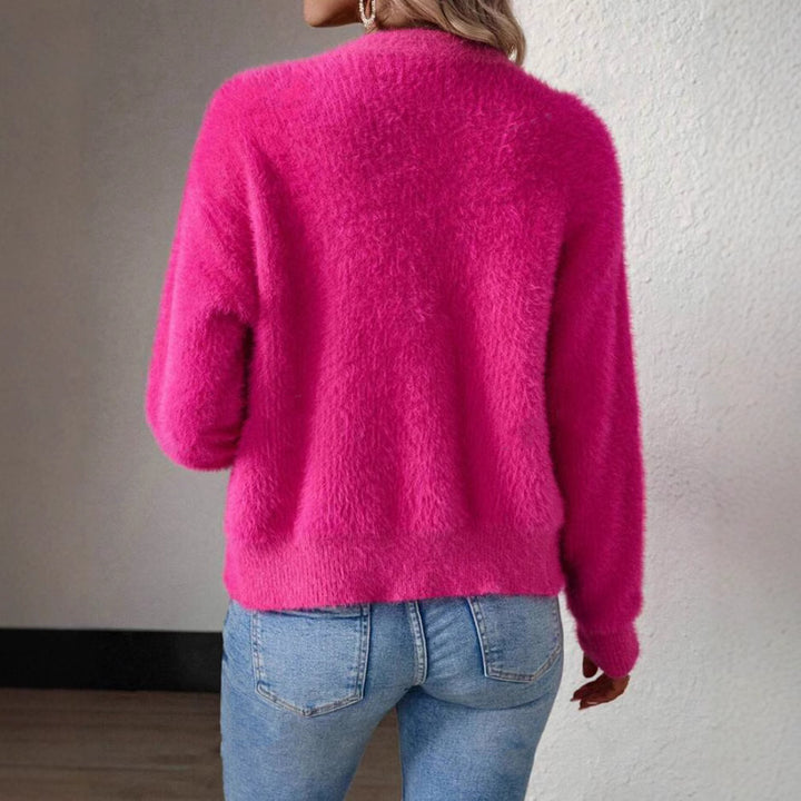 Dame Fuzzy V-Hals Cardigan med knappdetalj Eva Jonsson-Eva Jonsson