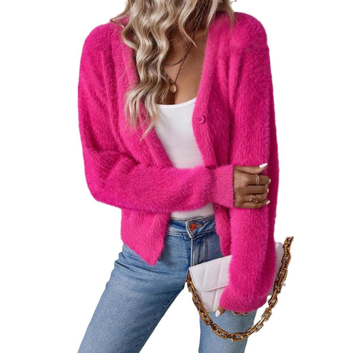 Dame Fuzzy V-Hals Cardigan med knappdetalj Eva Jonsson-Eva Jonsson