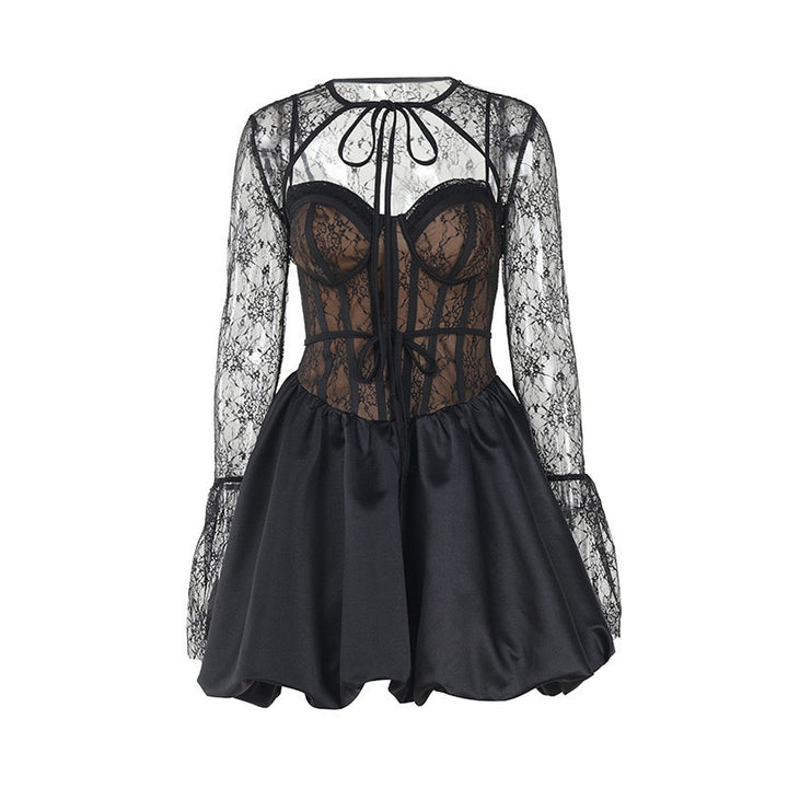 Dame Glamourös Spitzenkleid mit Rüschenrock und eleganten Details Mirla-Eva Jonsson