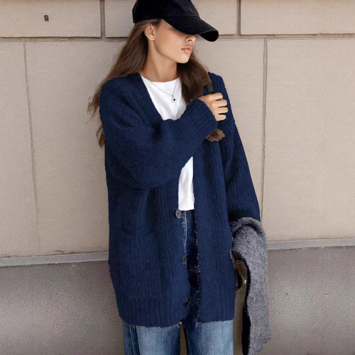 Dame Grovstickad Cardigan med unika strukturmönster och praktiska fickor Eva Jonsson-Eva Jonsson