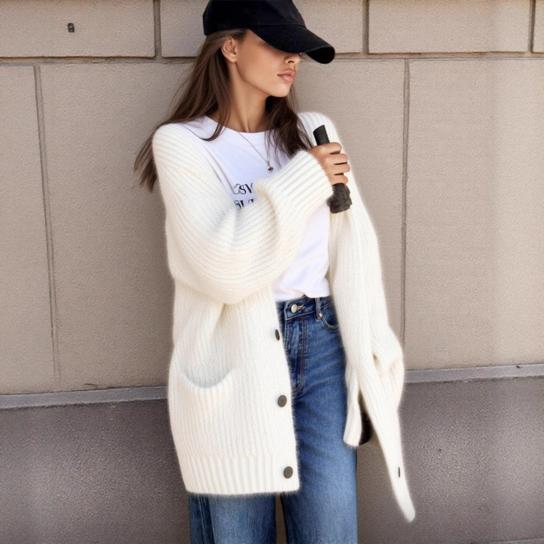 Dame Grovstickad Cardigan med unika strukturmönster och praktiska fickor Eva Jonsson-Eva Jonsson