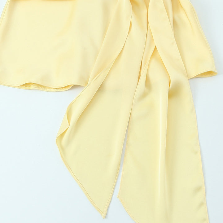Dame Halter-top med elegant inpackningsdesign och flytande tyg Mirla-Eva Jonsson