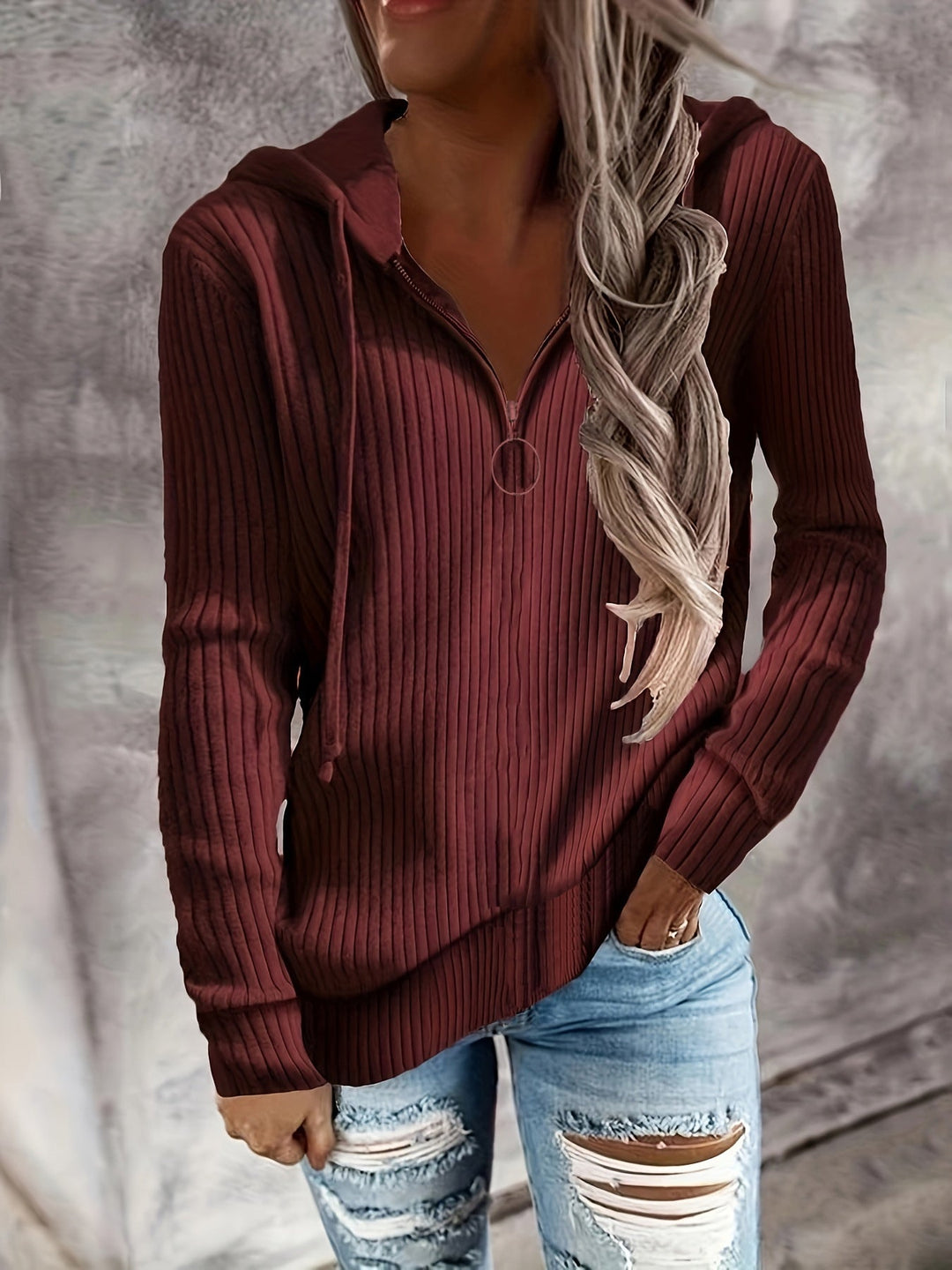 Dame Hoodie med dragkedja och avslappnad ribbad stickdesign Mirla-Eva Jonsson
