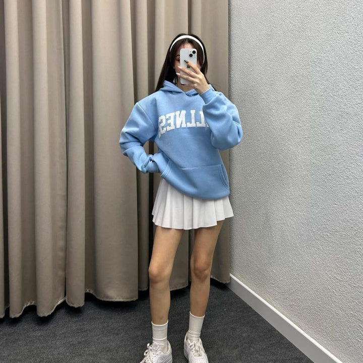 Dame Hoodie med stort logotyp och känguruficka Mirla-Eva Jonsson