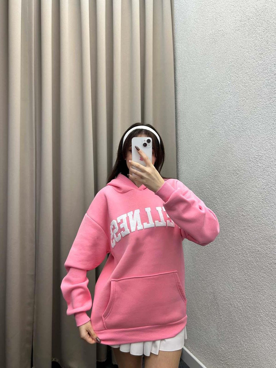 Dame Hoodie med stort logotyp och känguruficka Mirla-Eva Jonsson