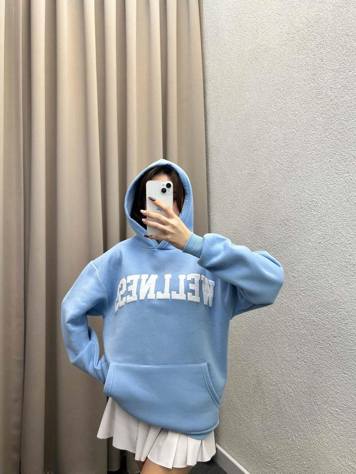 Dame Hoodie med stort logotyp och känguruficka Mirla-Eva Jonsson