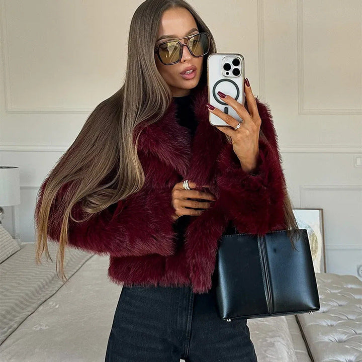 Dame Konstpälsjacka med Voluminös Krage och Elegant Snitt Mirla-Eva Jonsson