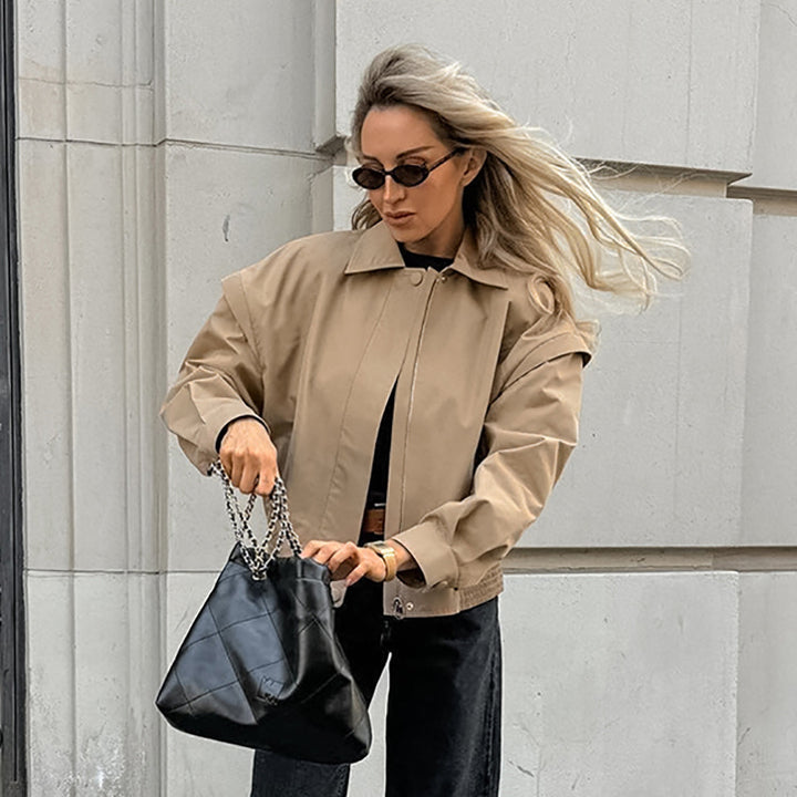 Dame Korta Utility-jacka med voluminösa ärmar och praktiska fickor Mirla-Eva Jonsson