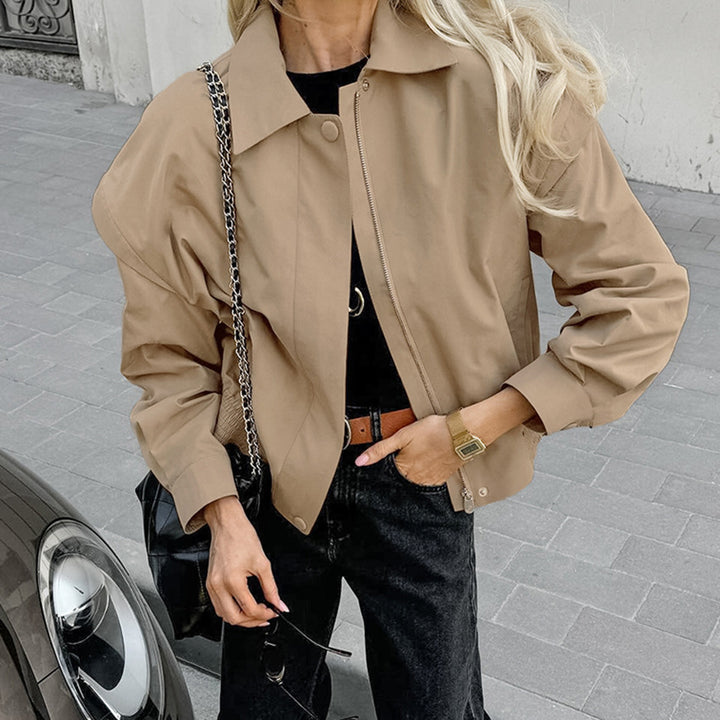 Dame Korta Utility-jacka med voluminösa ärmar och praktiska fickor Mirla-Eva Jonsson