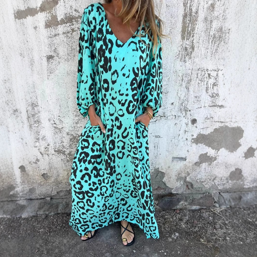 Dame Lässig Leopardmaxikleid mit tiefem V-Ausschnitt und Taschen Mirla-Eva Jonsson