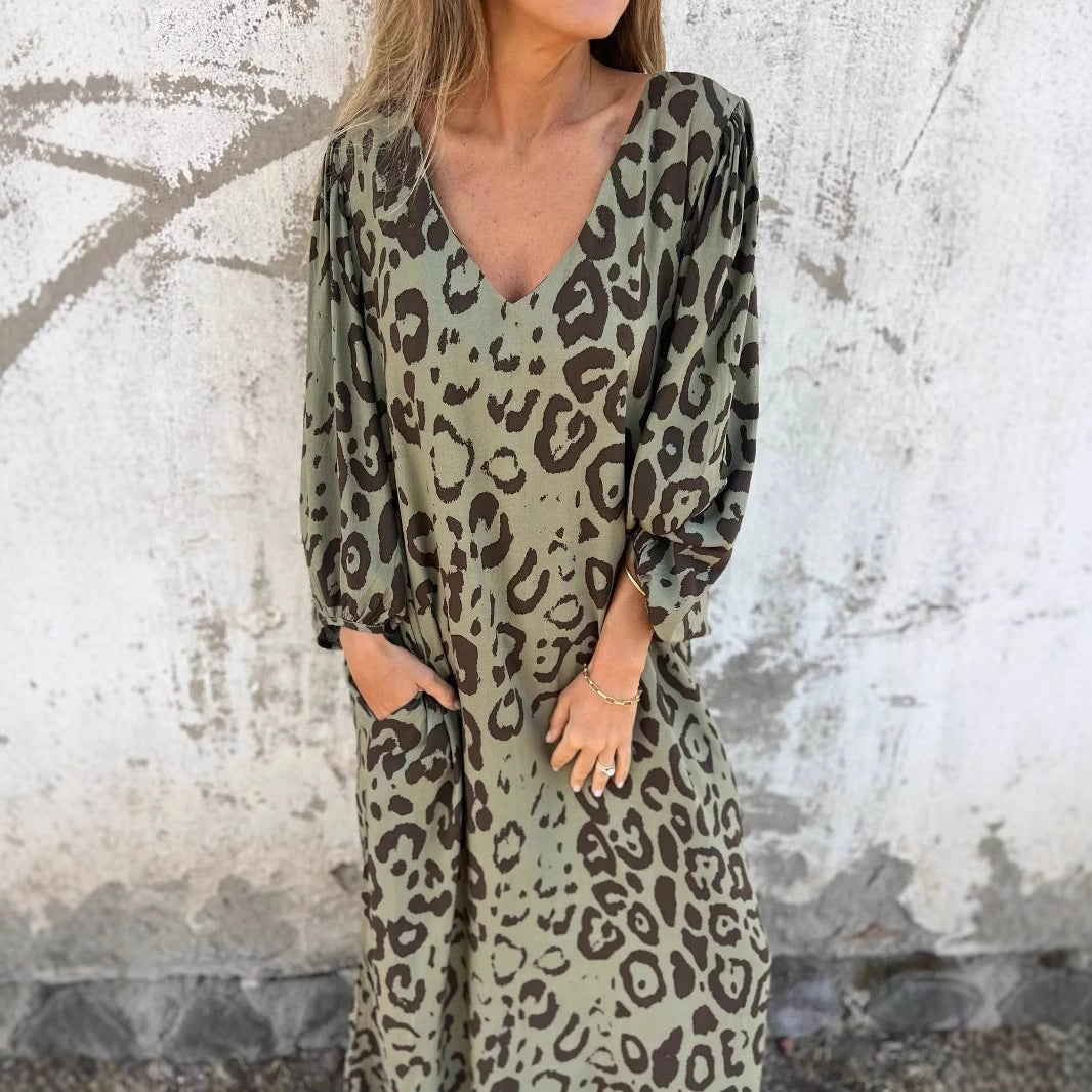 Dame Lässig Leopardmaxikleid mit tiefem V-Ausschnitt und Taschen Mirla-Eva Jonsson