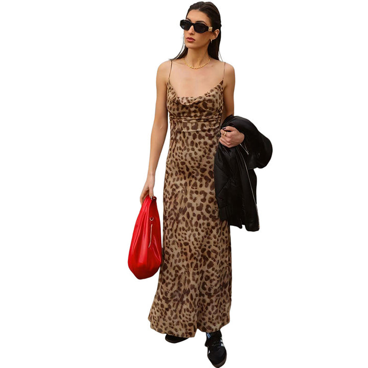 Dame Maxi Klänning med elegant leopardmönster och smala axelremmar Mirla-Eva Jonsson