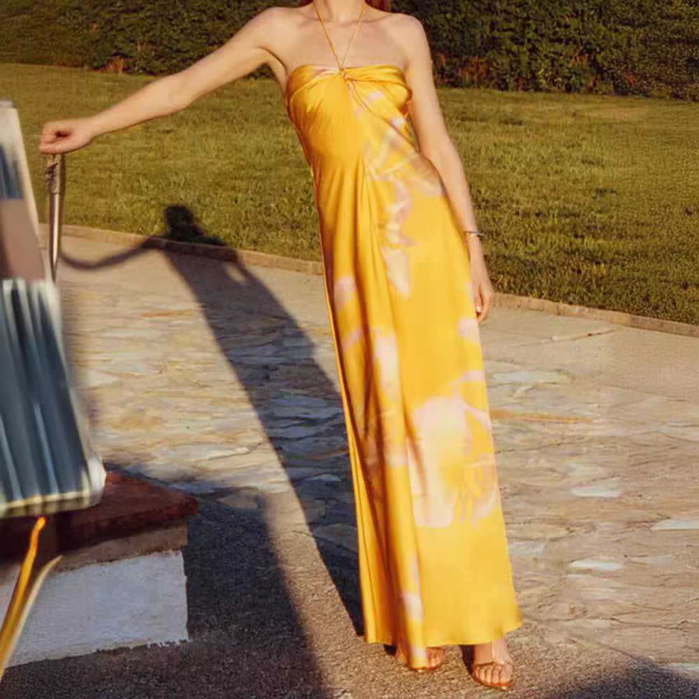 Dame Maxi-klänning med elegant drapering och blommigt mönster Mirla-Eva Jonsson