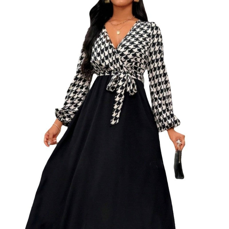 Dame Maxi-klänning med korsknäppning och elegant houndstooth-mönster Mirla-Eva Jonsson