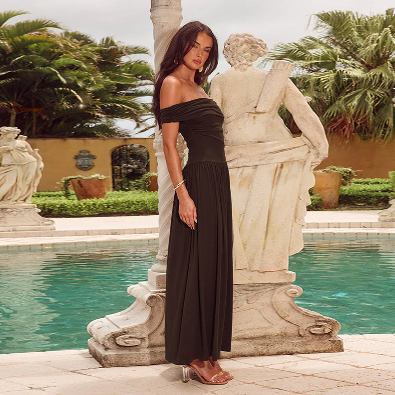 Dame Maxi-klänning med off-shoulder design och eleganta draperingar Mirla-Eva Jonsson