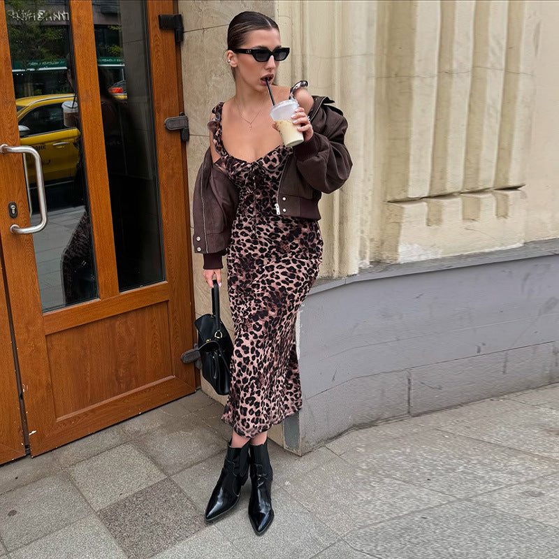 Dame Maxikjol med förföriskt leopardmönster och volangdetaljer Mirla-Eva Jonsson