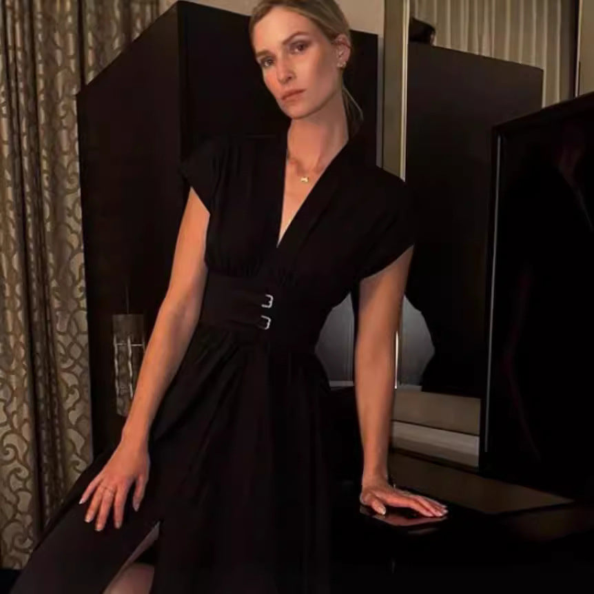 Dame Maxikläd i tidlös skärning med förkortad överdel och elegant midjeaccent Eva Jonsson-Eva Jonsson