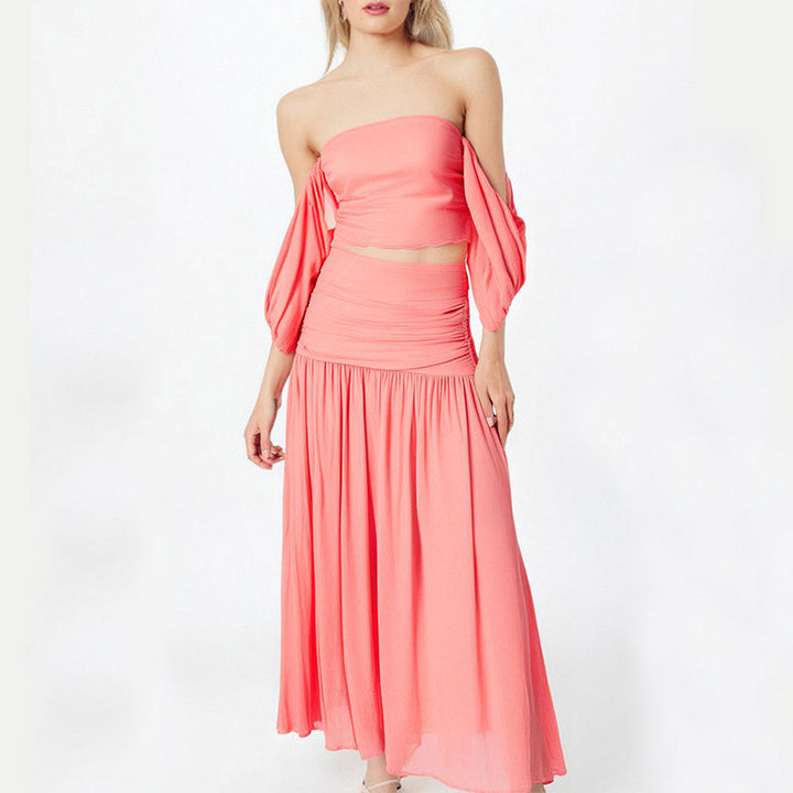 Dame Maxiklänning med elegant Off-Shoulder-design och flödande tyg Mirla-Eva Jonsson