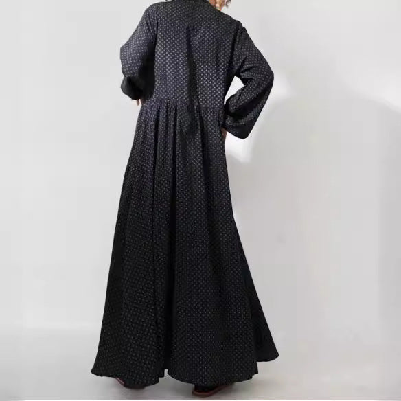 Dame Maxiklänning med elegant tryck och voluminösa ärmar Mirla-Eva Jonsson