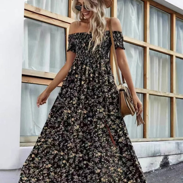 Dame Maxiklänning med off-shoulder silhuett och blommig design Mirla-Eva Jonsson