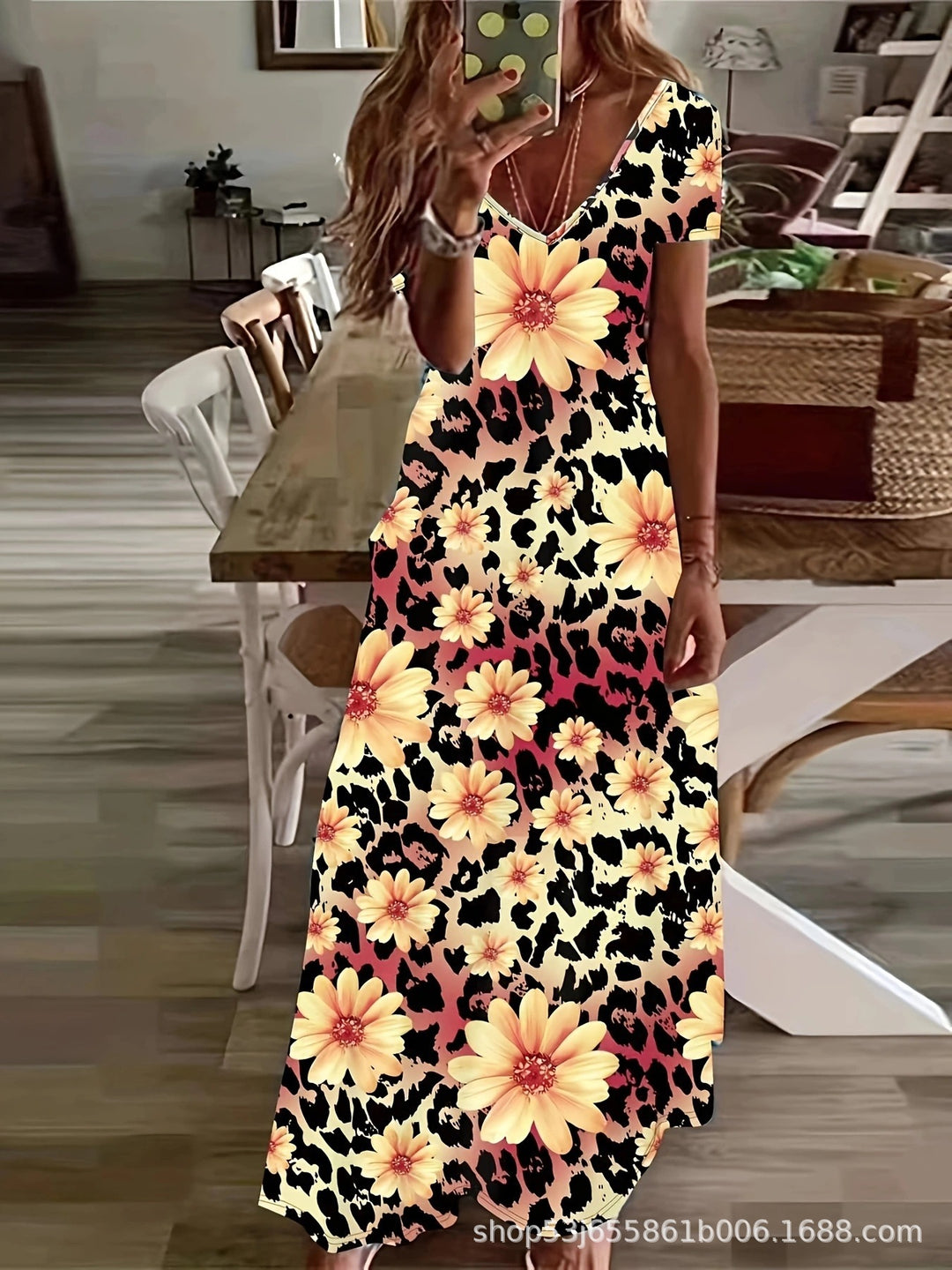 Dame Maxiklänning med stiligt blommor- och djurmönster Eva Jonsson-Eva Jonsson