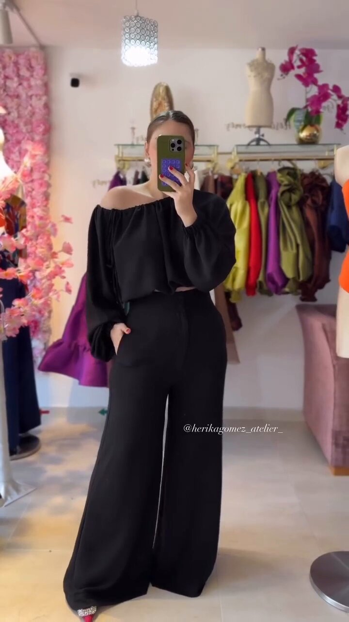 Dame Moderiktigt Tvådelat Set med Off-Shoulder Topp och Vida Byxor Mirla-Eva Jonsson