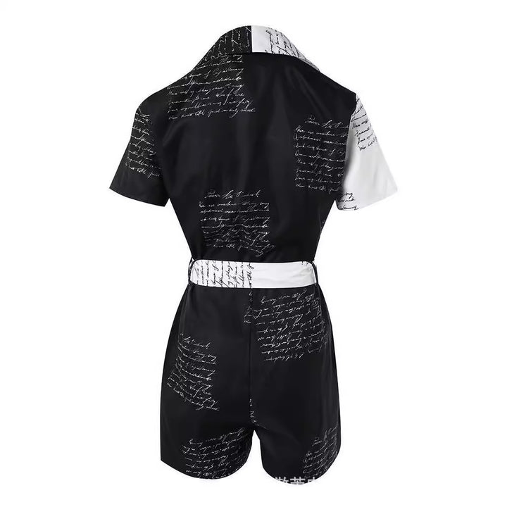 Dame Modish Jumpsuit med textdesign och figursydd passform Mirla-Eva Jonsson